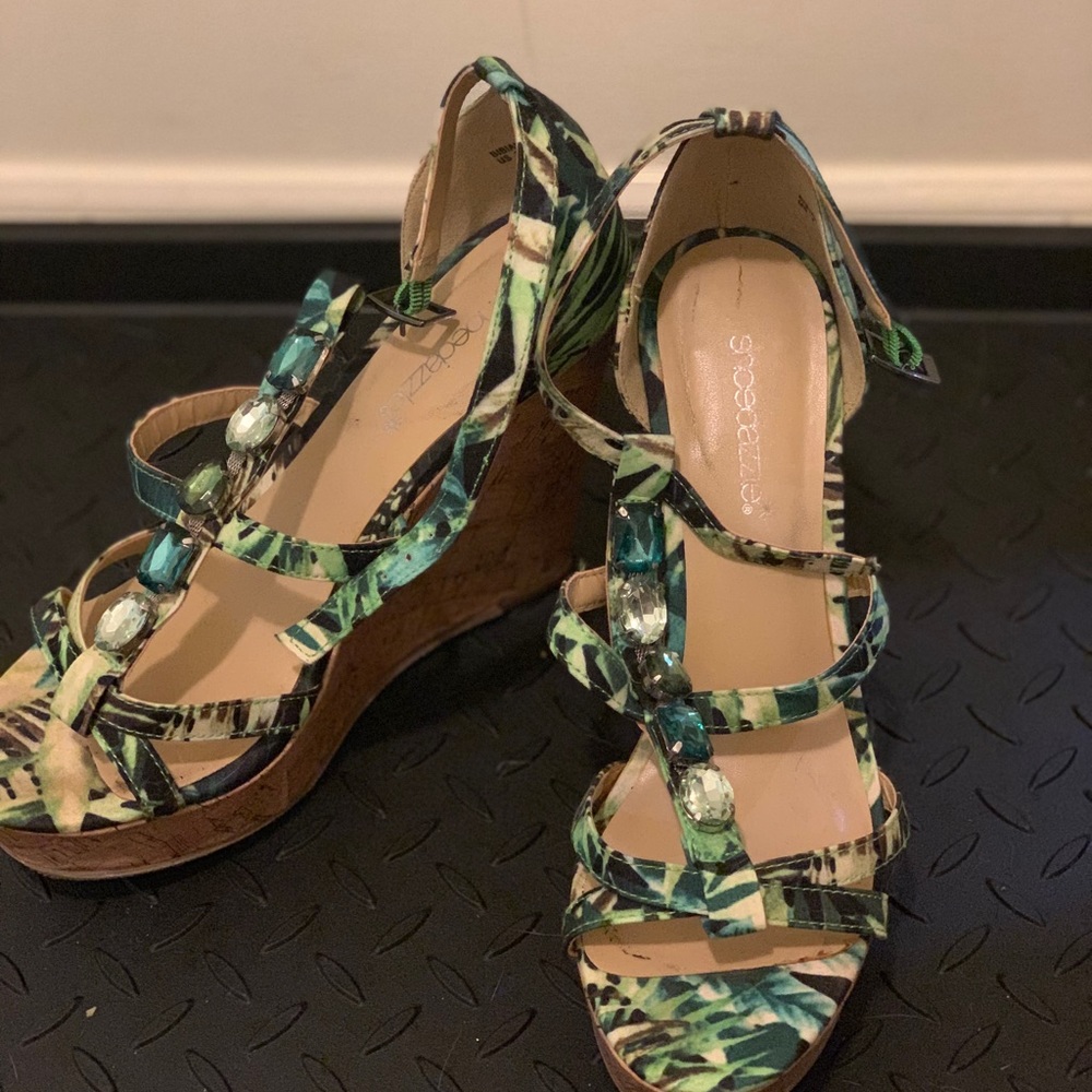 Shoe dazzle Floral and jeweled wedges
